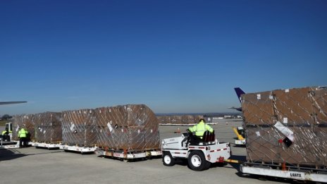 Търговският баланс на еврозоната остава положителен и през август