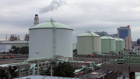 Цените на втечнения газ в Азия се сриват заради конкуренцията и бавния икономически ръст