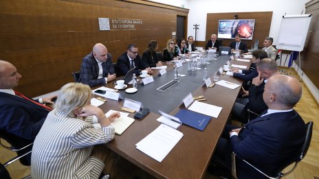 Министър Стойчева: България има нужда от истинска насърчителна банка