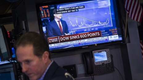 Dow изтри над 660 пункта в най-лошата си седмица от години*