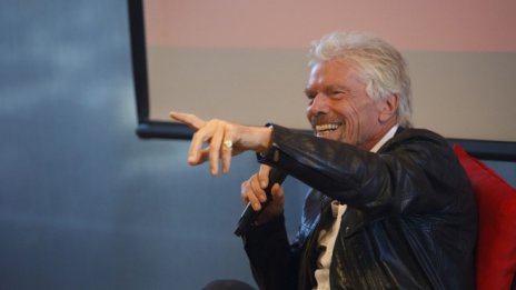 Virgin Galactic получи разрешение за космически превози на пътници