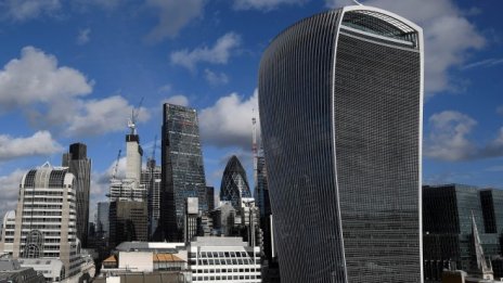 Финансовият сектор сви очакванията за преместени работни места след Brexit