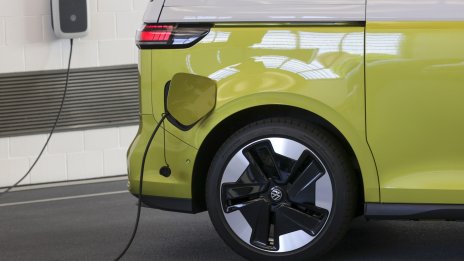 Volkswagen: Скъпата енергия вече притиска търсенето на електромобили в Европа
