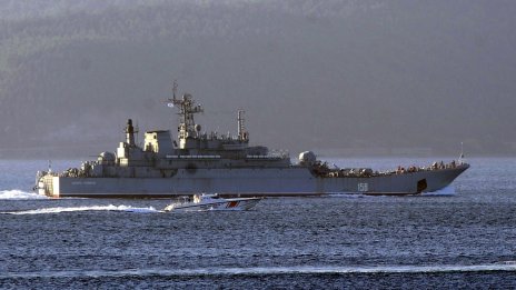 Русия опитва да спаси черноморския флот и рафинериите си