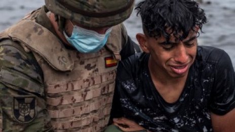 Мигрантите нажежават демографския дебат в Южна Европа