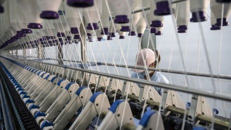 Китайската индустрия расте по-бавно през май