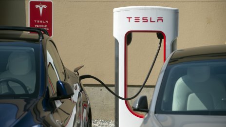 GM взима пример от Ford – ще използва мрежата на Tesla от супербързи зарядни станции