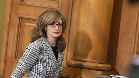 Екатерина Захариева не е против бази на НАТО в България