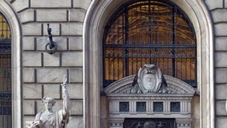 Фед продължава подкрепата си за финансовите пазари