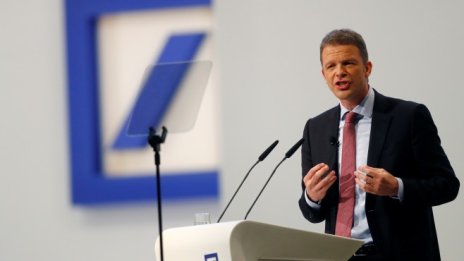 Deutche Bank може да забави инерцията през второто полугодие