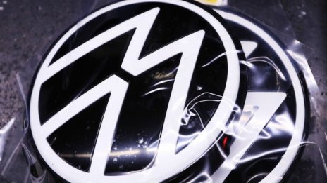 VW спира производството на конвенционални автомобили в завода си в Емден