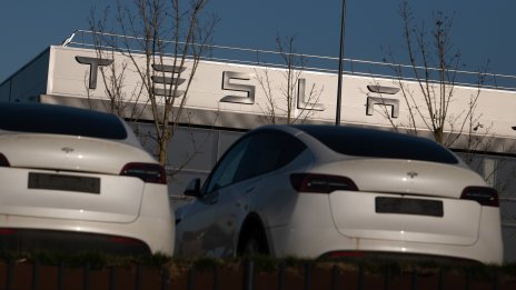 Продажбите на Tesla във Франция падат до най-ниското си ниво от юли 2022 г.