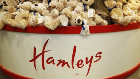 Китайска компания придобива най-стария търговец на играчки в света?