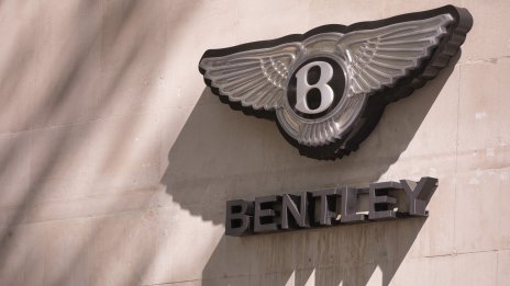 Силните продажби помагат на Bentley да запише над 100% ръст на печалбата