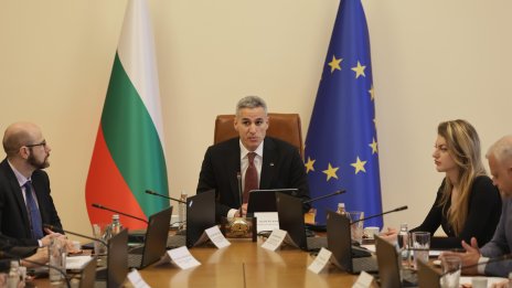 Гюров: Правителството работи по цялостен пакет от мерки срещу покачването на цените