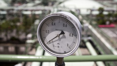 Китай препродава рекордни количества втечнен газ с добра печалба