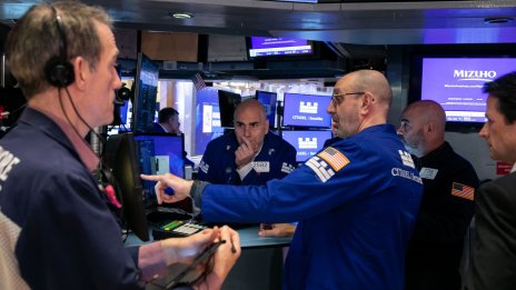 Понижената доходност при облигациите подкрепи търговията с акции на Wall Street