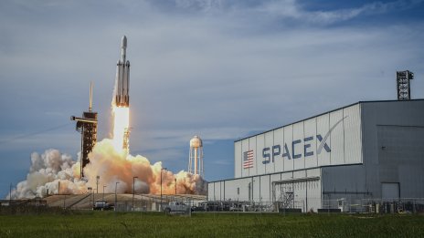 SpaceX търси 40 млрд. долара за още чипове от Nvidia