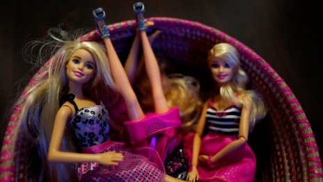 Дългата бавна смърт на Барби и Малкото пони