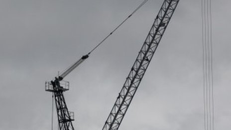 Строителството през април у нас остава почти на нивата от март