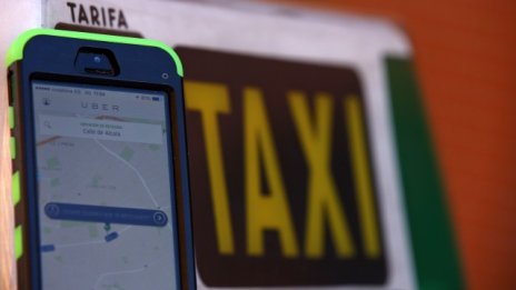 Uber пуска паник бутон в приложението си в Индия