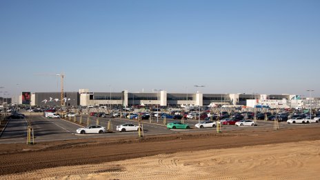 Tesla иска да превърне завода край Берлин в най-голямата автомобилна фабрика в Европа