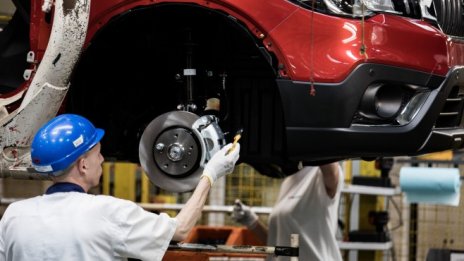 Британското производство на автомобили записа най-мрачния ноември от 1984 г.