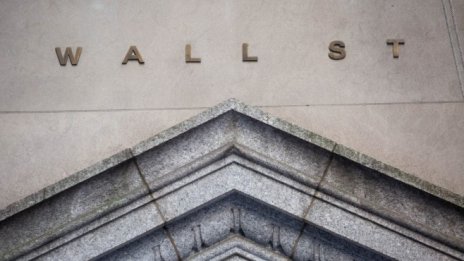 Индексите на Wall Street започват сесията разнопосочно в очакване на Фед*