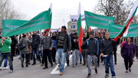 Търговци на дървесина блокираха частично границата с Гърция