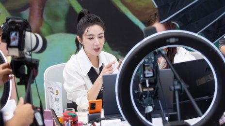 Китайска топ инфлуенсърка трябва да плати глоба от 181 млн. евро