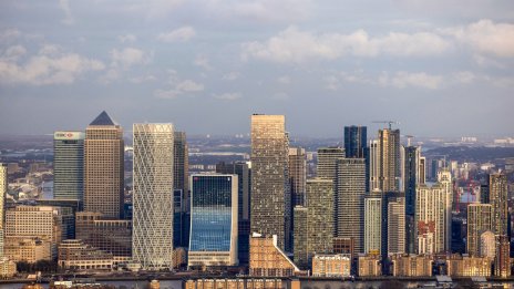 Докато другите напускат, Morgan Stanley запазва централата си в Canary Wharf в Лондон