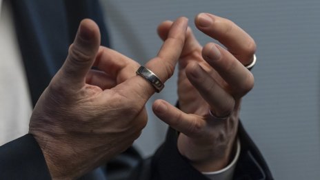 Скок в приходите, но и растяща загуба показаха документите за IPO-то на Oura