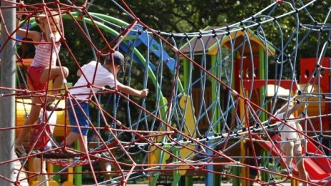 България и Румъния са страните в ЕС с най-голям дял на майките тийнейджъри