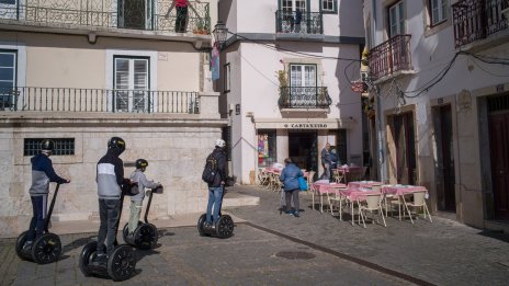 Кандидатите за "златна виза" в Португалия предприемат правни действия заради забавяния