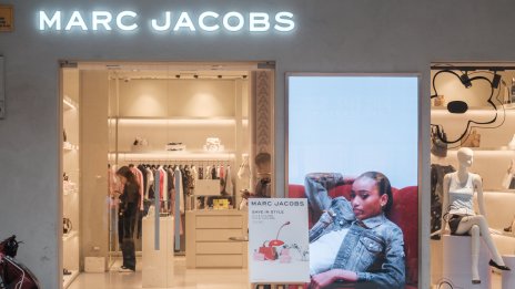 LVMH продава бранда за достъпен лукс Marc Jacobs на WHP Global