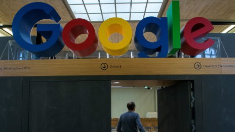 Страх от съкращения превзема офисите на Google