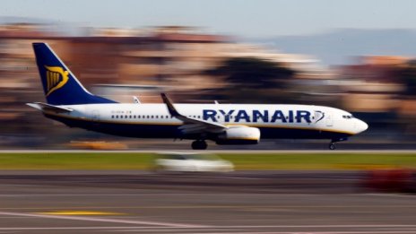 Ryanair предупреди за риск от временно прекъсване на полетите с Великобритания