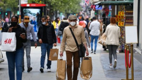 Британските търговци на дребно отчетоха най-резкия ръст на продажбите от 2018 г.