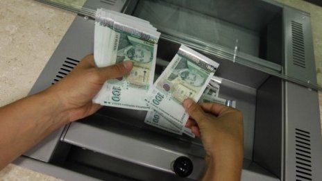 Заемите за бизнеса през март растат на месечна база