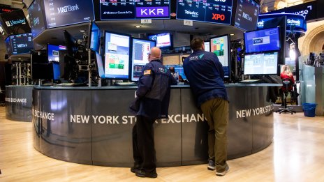 Dow влезе в територия на корекция, докато S&P отчете пети пореден седмичен спад