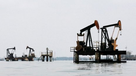 Цените на петрола с трети пореден седмичен ръст 