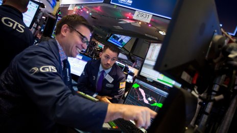 S&P 500 напредна до 13-месечен връх в очакване на заседанието на Фед