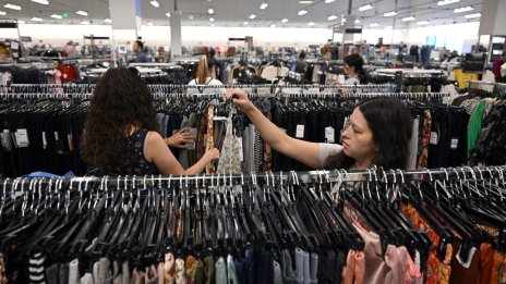 Потребителското доверие в САЩ се повишава за първи път от четири месеца