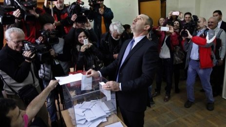 NYT: Изборите в България и Молдова поставят в напрежение Европа