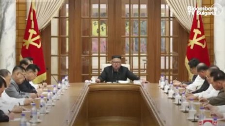 Северна Корея заседава за справяне с пандемията