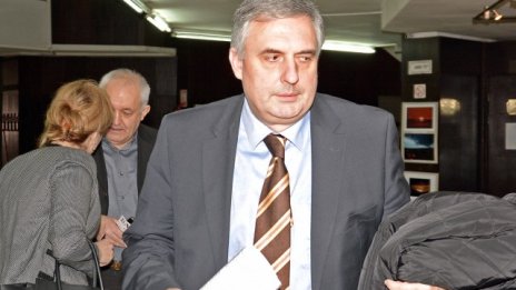 Калфин:  Предвиждаме мерки за ограничаване на ранната раждаемост