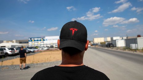 Мъск прати мотивационен мейл на служителите на Teslа