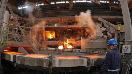 Икономическият ръст се ускорява до 3,1% на годишна база през четвъртото тримесечие