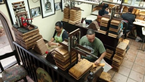 "Малката Хавана" в Маями запълва нишата на пазара на пури в САЩ