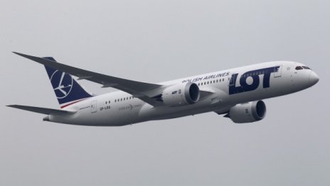 Dreamliner на LOT бе принуден да се приземи в Исландия